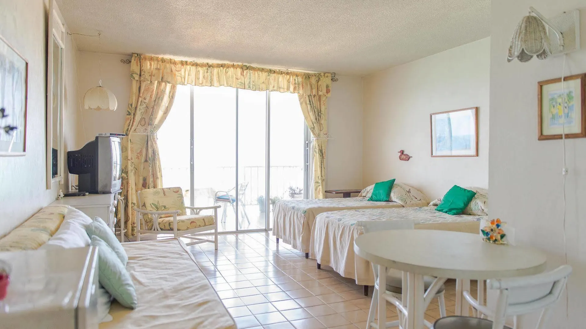 Coral Reef Beach Suite At Montego Bay Club Resort 2*,