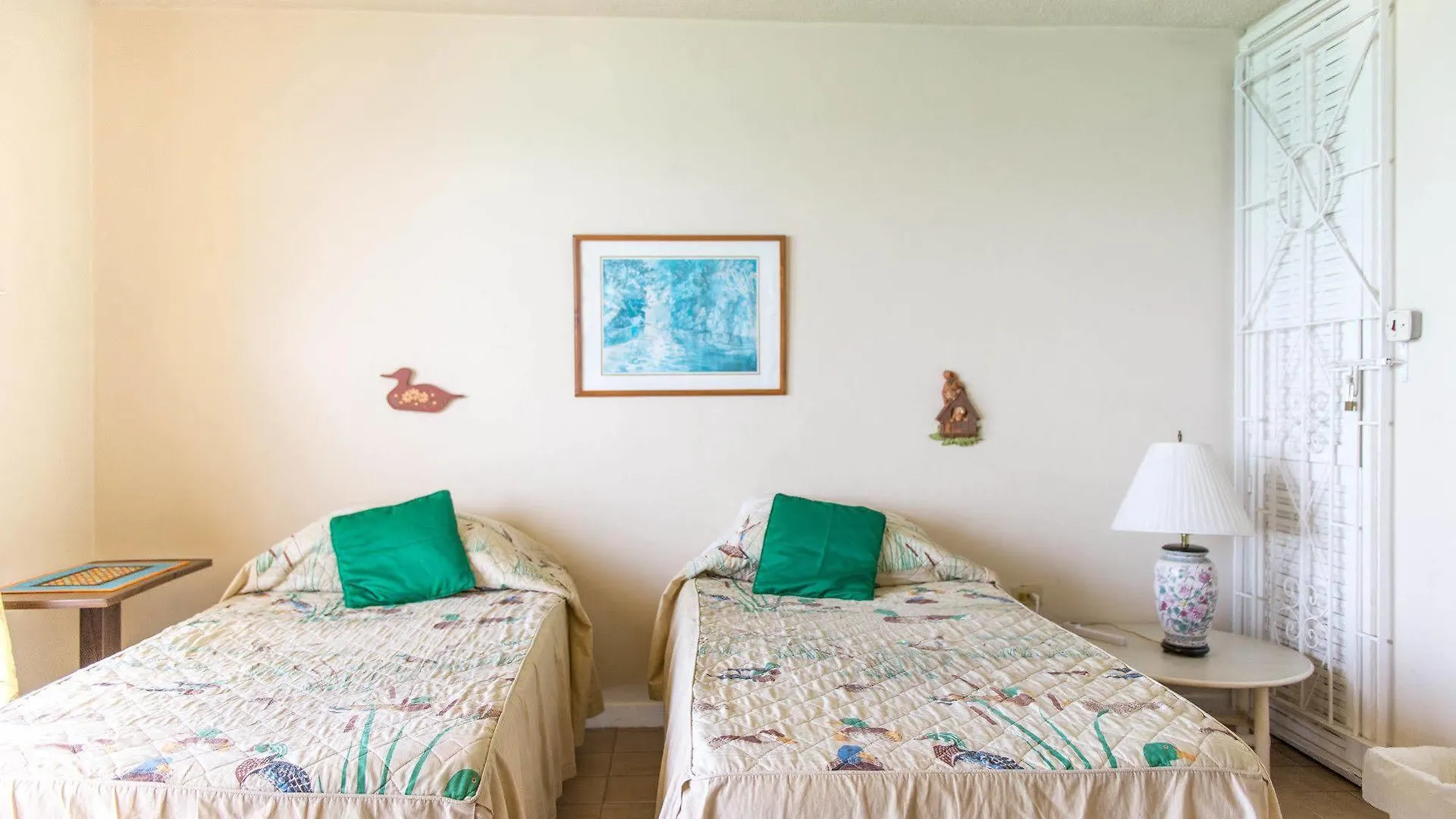 Hotel Coral Reef Beach Suite At Montego Bay Club Resort