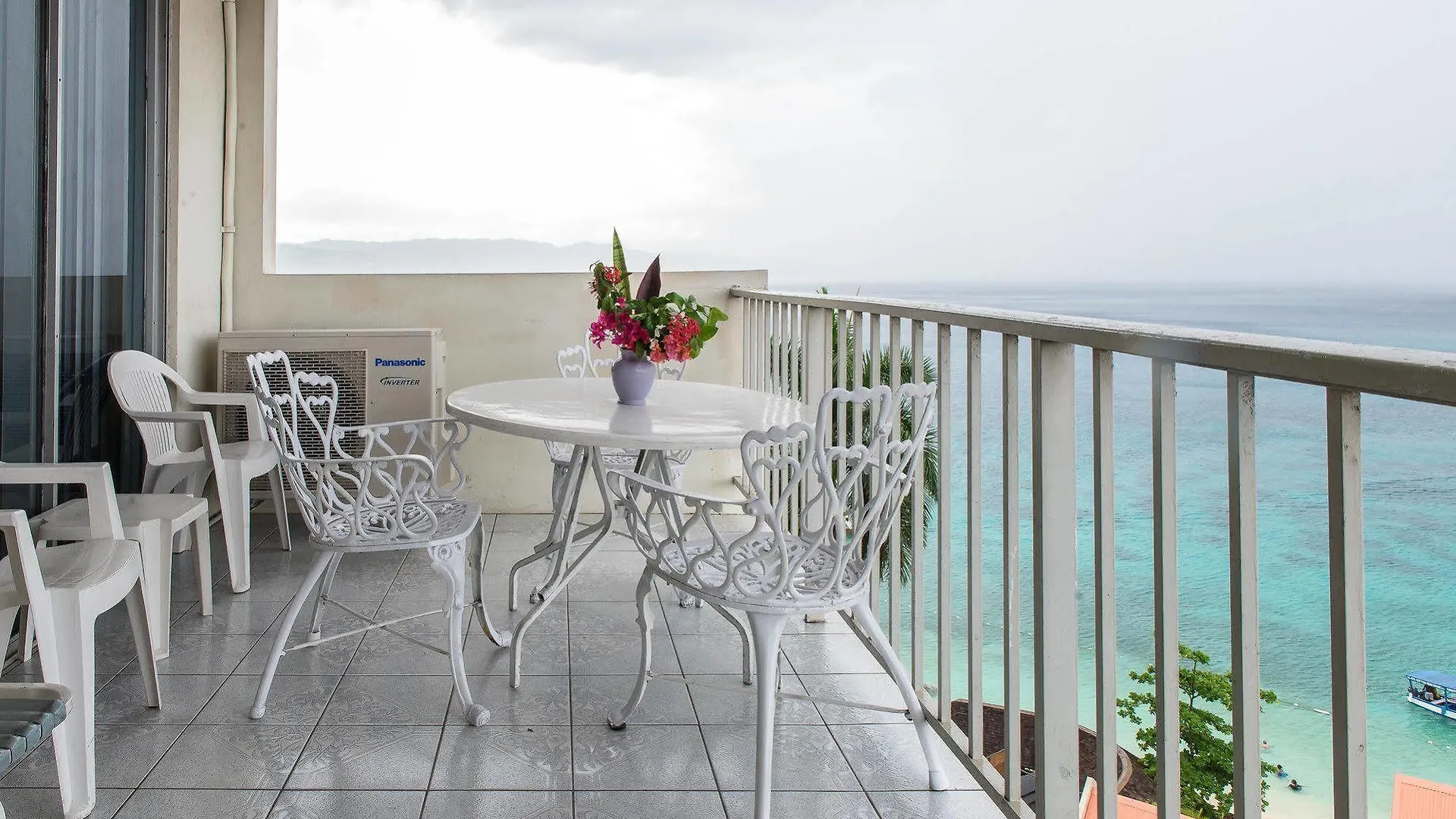 Coral Reef Beach Suite At Montego Bay Club Resort 2*,